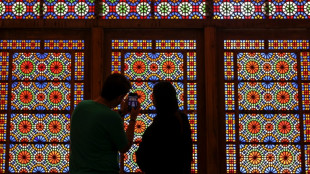 Hoping to attract tourists, Iran looks to neighbours