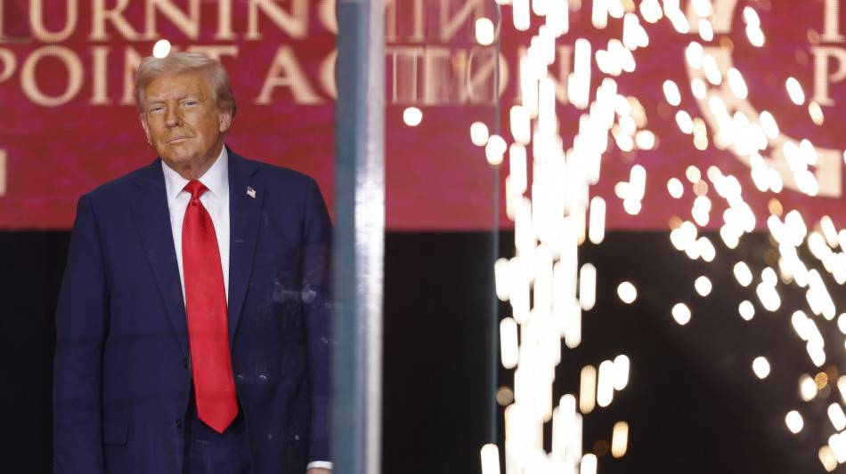 Trump, 'Charlie un grande eroe, martire per la libertà'