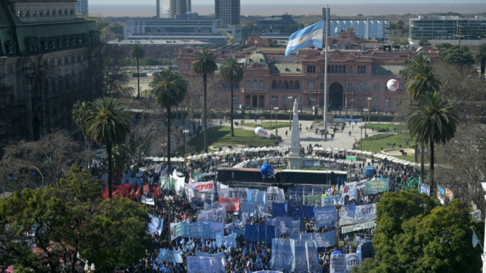 Miles de argentinos marchan en el d&iacute;a de San Cayetano, patrono del pan y del trabajo