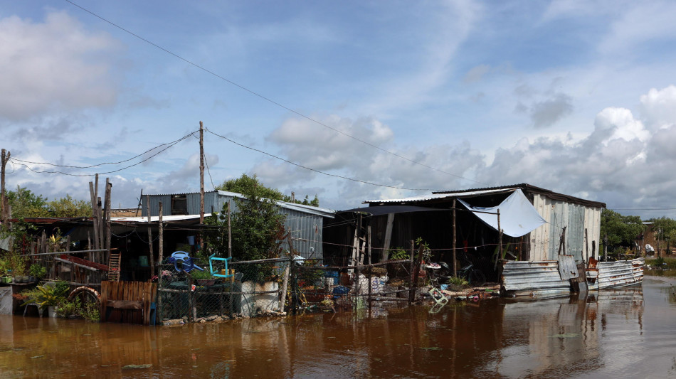L'uragano Isaias tocca terra in Florida come categoria 2, migliaia senza elettricit&agrave;