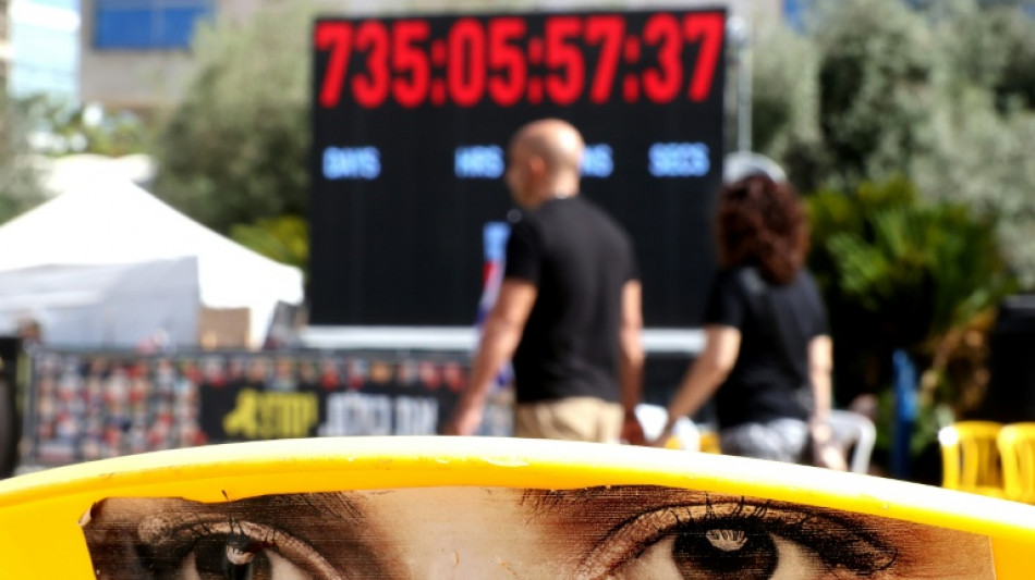 Israel transfere presos palestinos para troca com reféns do Hamas