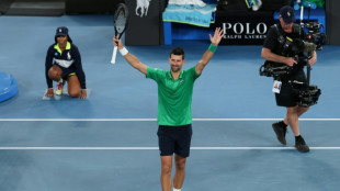 Djokovic estreia sem sustos e avan&ccedil;a &agrave; 2&ordf; rodada do Aberto da Austr&aacute;lia