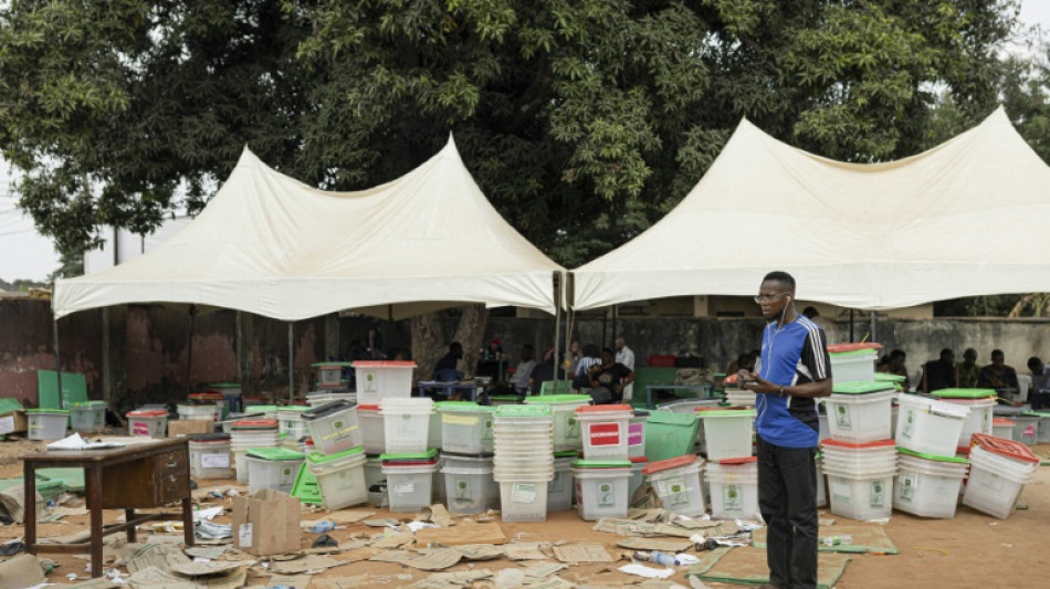 Nigeria gets early results from tight election race