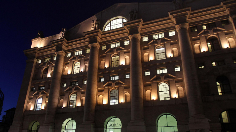 Borsa: Milano chiude in ribasso, -0,38%