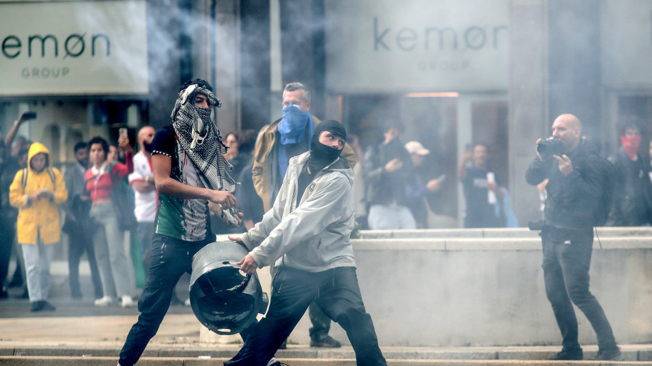 Scontri a Milano, tre arresti disposti dal pm