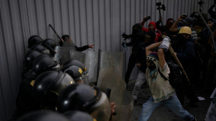 Protestos contra o governo deixam 30 feridos e 6 detidos em Lima