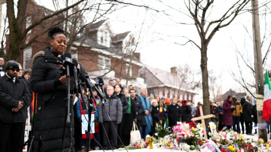 Casa Branca defende pol&iacute;cia migrat&oacute;ria ap&oacute;s morte de mulher por agente