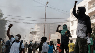 S&eacute;n&eacute;gal: soci&eacute;t&eacute; civile et opposition maintiennent la pressio avec une marche