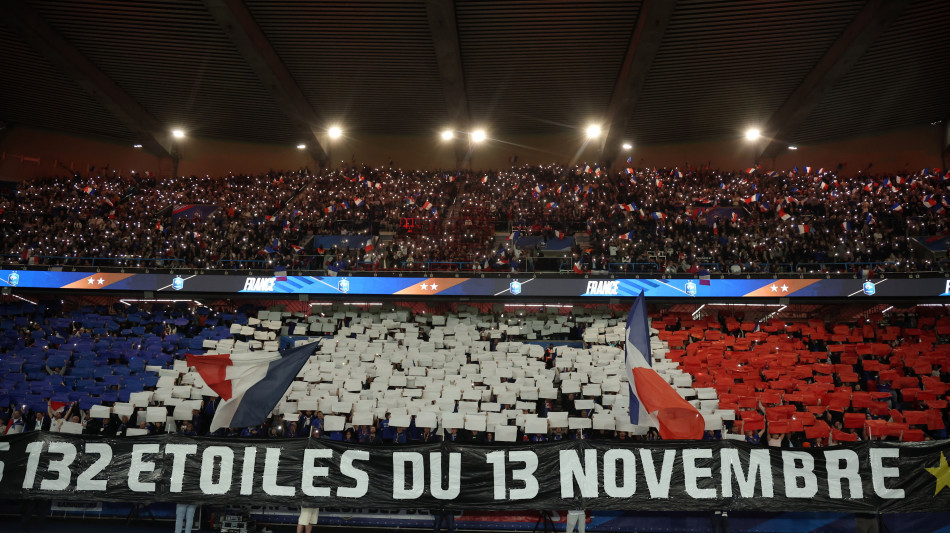 'Alle nostre 132 stelle del 13/11',omaggio al Parco dei Principi