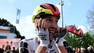 Koch pips Vos to win Paris-Roubaix Femmes