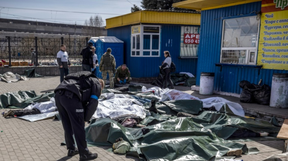 Al menos 39 civiles muertos en el bombardeo de una estaci&oacute;n de tren en el este de Ucrania