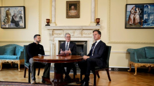 Zelenski en Londres con Starmer y Rutte, en la primera etapa de una fren&eacute;tica gira europea