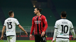 Spezia strike late as they stop AC Milan topping Serie A