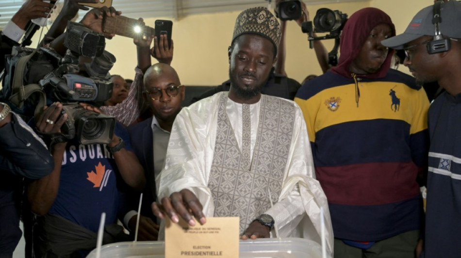 Senegal empieza conteo de votos para elegir a su nuevo presidente tras a&ntilde;os de crisis