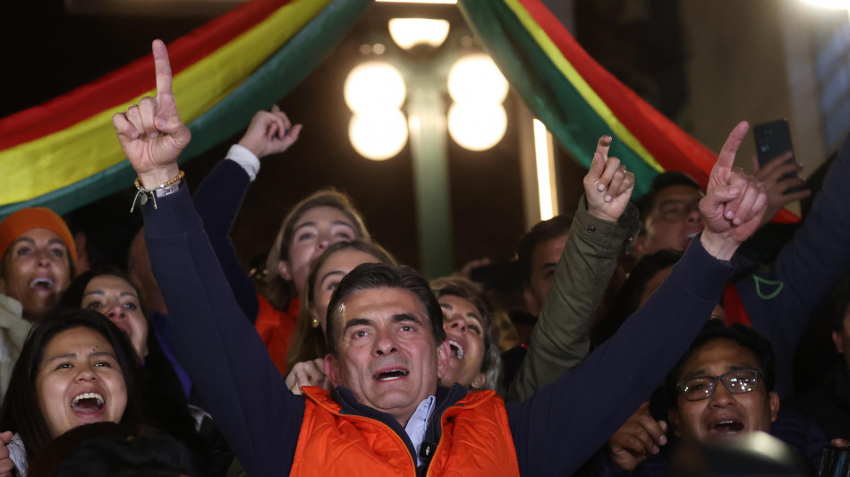 Bolivia, risultati confermano: sarà ballottaggio a destra