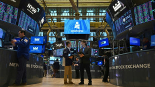 Wall Street ouvre en ordre dispers&eacute;, manque d'entrain apr&egrave;s des semaines de hausse