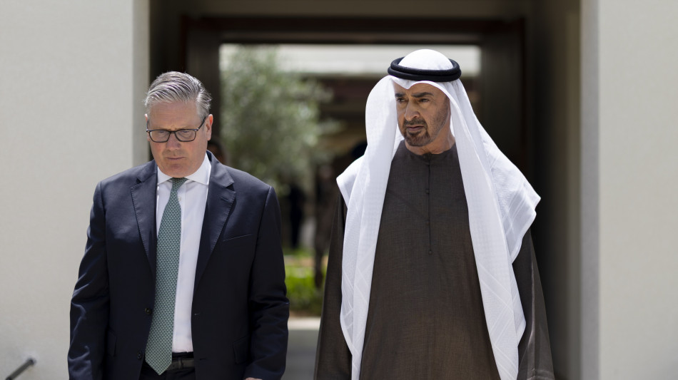 Starmer, 'ho discusso con Trump anche opzioni militari per Hormuz'