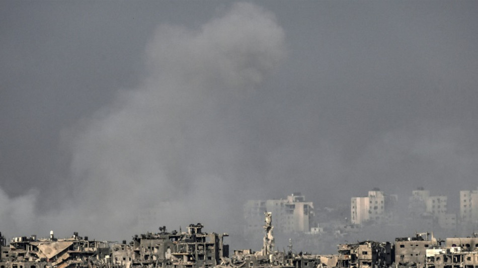 Hundreds more wounded, foreigners hope to flee war-torn Gaza 