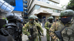 Ecuador enfrenta una tormenta diplom&aacute;tica por el asalto a la embajada de M&eacute;xico