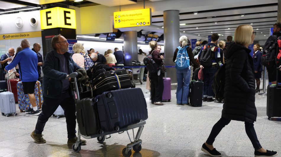 I cieli Gb verso il ritorno alla normalit&agrave; dopo il caos dei voli