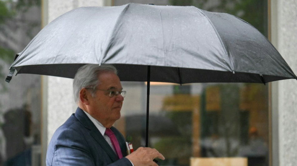 Poderoso senador Bob Men&eacute;ndez puso su poder "en venta", sostiene la fiscal&iacute;a