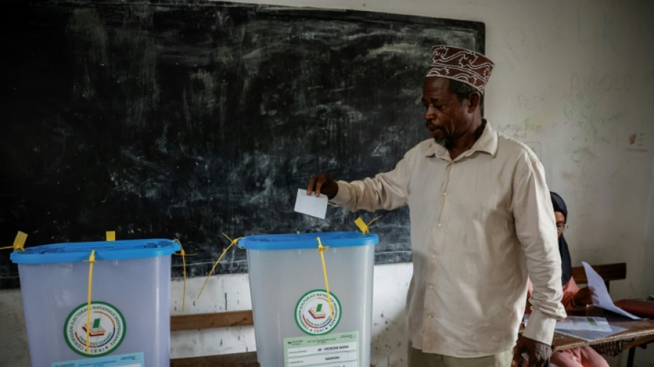 Pr&eacute;sidentielle Comores: ouverture tardive des bureaux, Azali favori