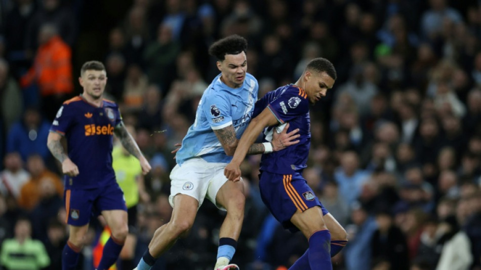 Man City down Newcastle to pile pressure on Arsenal, Chelsea held
