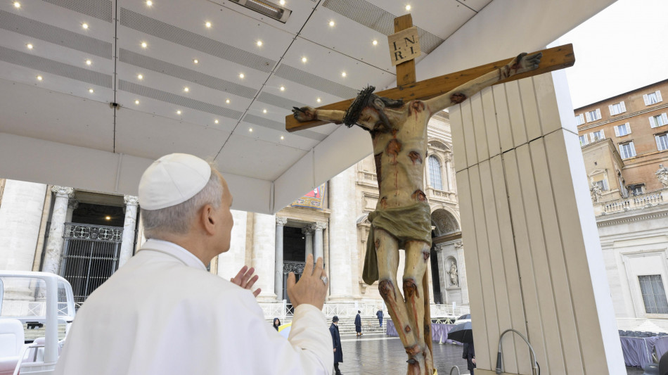 Il Papa, "serve alleanza, fondata non sul potere ma su cura"