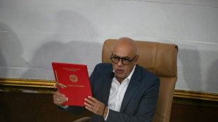 Venezuela aprueba ley para regular oeneg&eacute;s, primera del paquete por crisis postelectoral