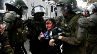 Pol&iacute;cia chilena entra em confronto com estudantes que protestam contra presidente