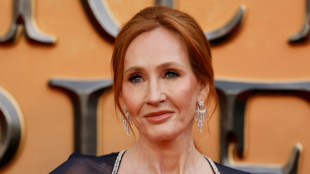 Pas de poursuites contre J. K. Rowling apr&egrave;s ses critiques contre une loi sur la transidentit&eacute;
