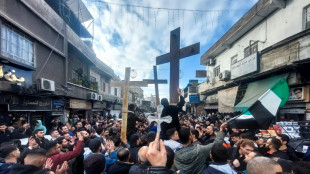 Cientos de cristianos se manifiestan en Damasco por la quema de un &aacute;rbol de Navidad