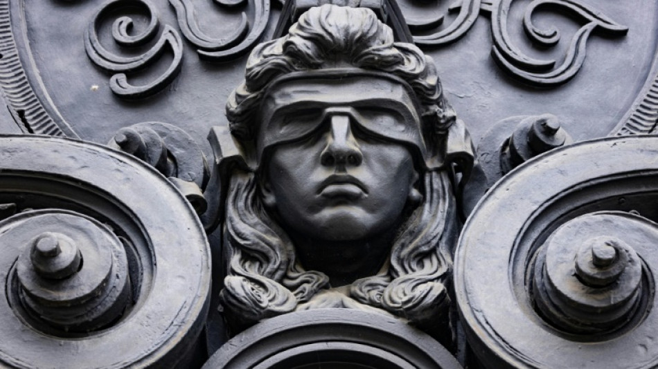 Bandenkrieg in Baden-Württemberg: Über acht Jahre Jugendhaft für Mord in Bar