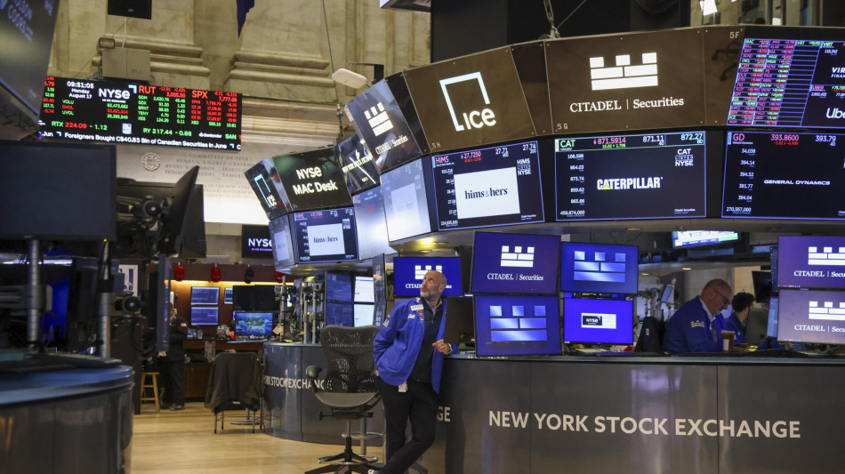 Wall Street apre in calo, Dj -0,56%, Nasdaq -0,14%