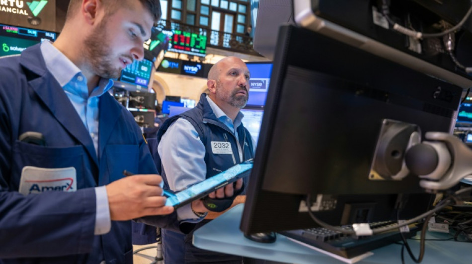 Wall Street en net repli dans le sillage de la d&eacute;bandade boursi&egrave;re