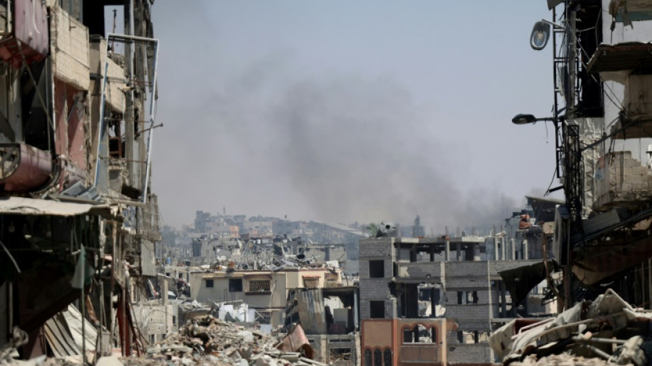 Miles de desplazados por nuevos bombardeos israel&iacute;es en Gaza 