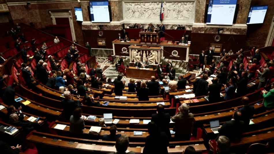 Budget de la Sécu: réforme des retraites "suspendue", débat à l'Assemblée interrompu, Sénat en vue