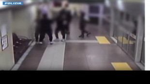 Maxi blitz della Polizia a Milano contro rapine in strada