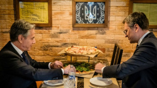 Blinken almuerza en Kiev en una pizzer&iacute;a de un veterano de la guerra con Mosc&uacute;