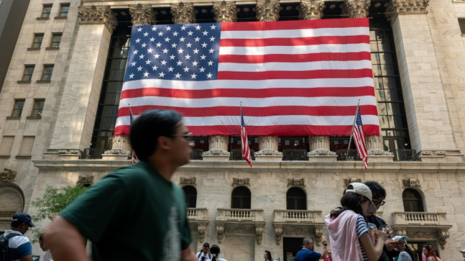 Wall Street cl&ocirc;ture en baisse, inqui&egrave;te de la situation au Moyen-Orient