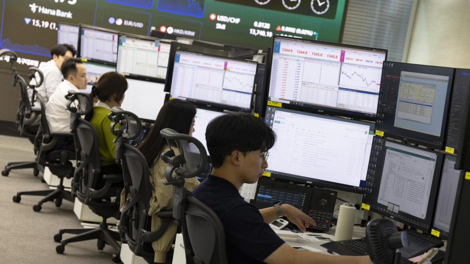 Borsa: l'Asia chiude in calo e guarda al Medio Oriente