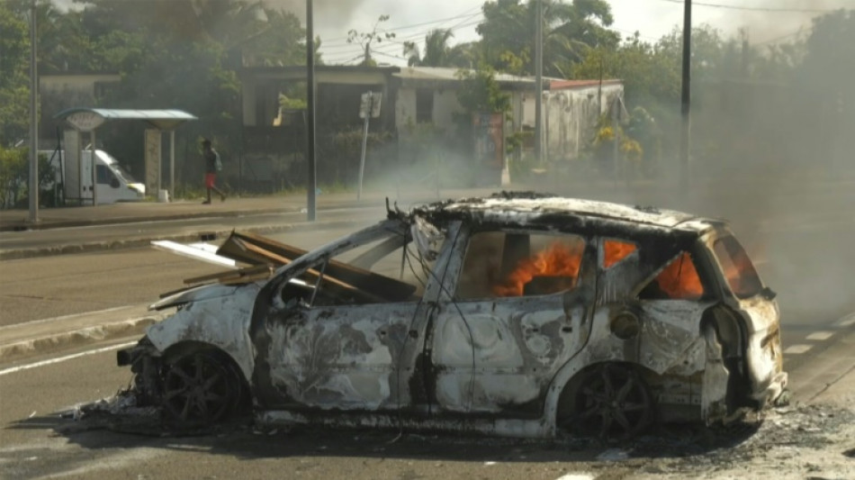 Francia impone toque de queda en barrios de la isla caribe&ntilde;a de Martinica por disturbios