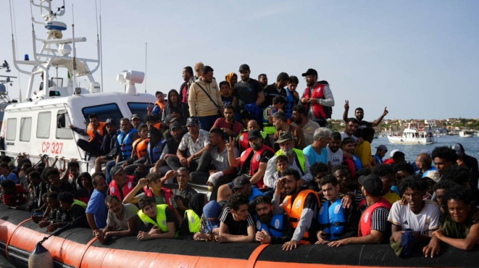 El papa agradece a la población de Lampedusa por recibir a los migrantes