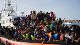 El papa agradece a la población de Lampedusa por recibir a los migrantes