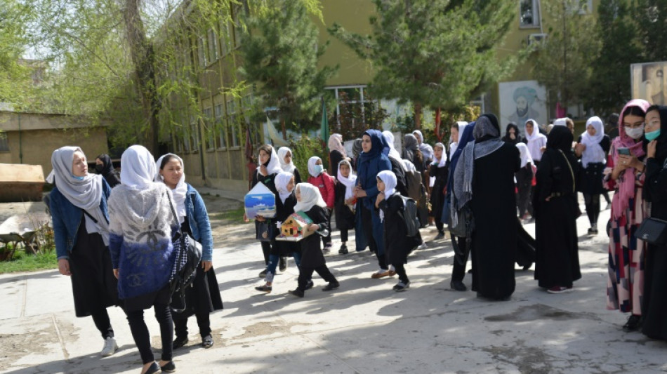 Afghanistan: "l'espoir bris&eacute;" des filles &agrave; nouveau priv&eacute;es d'&eacute;cole