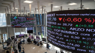 Borsa: l'Europa viaggia debole, argento e petrolio in rialzo