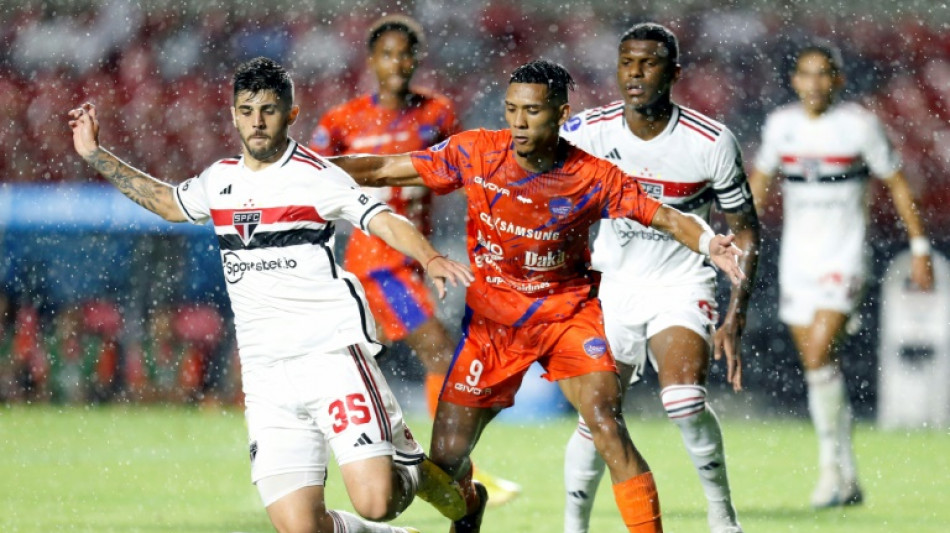 Lucas Beraldo deixa o S&atilde;o Paulo e assina com o PSG at&eacute; 2028