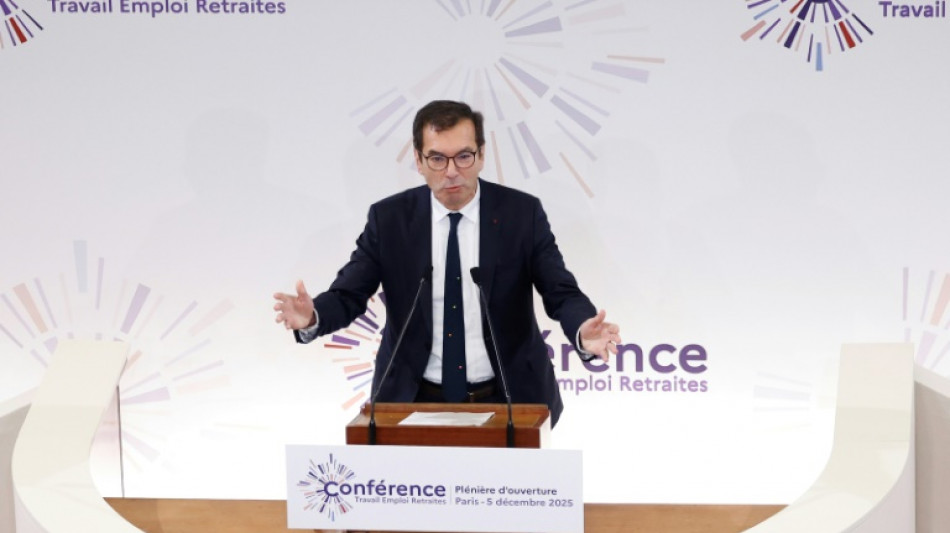 Retraites et travail: la conf&eacute;rence sociale percut&eacute;e par le d&eacute;bat budg&eacute;taire