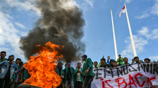 Estudiantes indonesios desalojan a refugiados rohiny&aacute;s de un albergue temporal