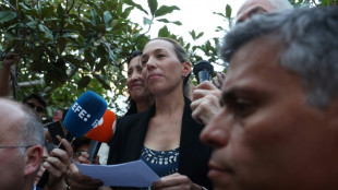 La oposici&oacute;n venezolana se manifiesta ante el Congreso espa&ntilde;ol en apoyo de Gonz&aacute;lez Urrutia
